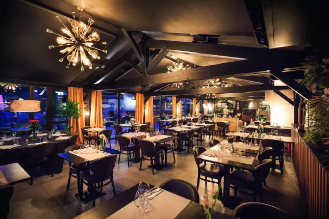 Salle de restaurant principale Les Tuileries à Mâcon